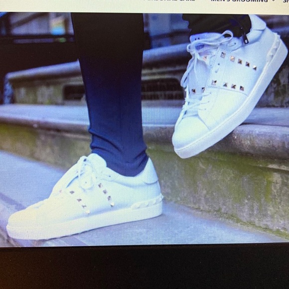 Valentino Garavani Shoes - Valentino Garavani Rockstud White Leather Sneakers sz 8.5 Very Good Condition